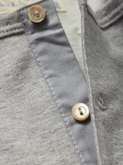 Good-Originals-Henley-T-Shirt -Redbubble Geschaft EC22 7022 DH