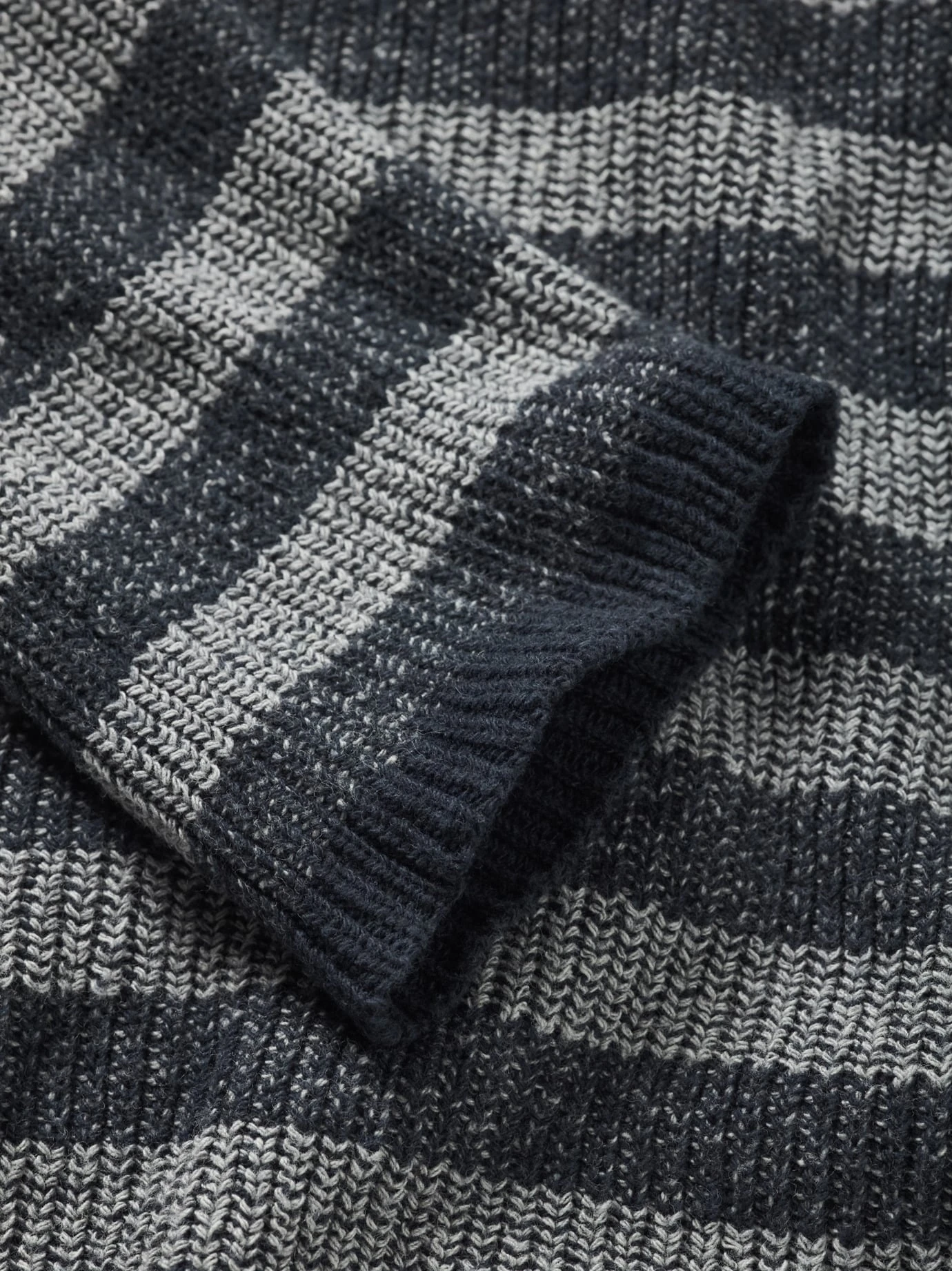 Pullover Con10tent 11 Pullover Con10tent – Bild 9