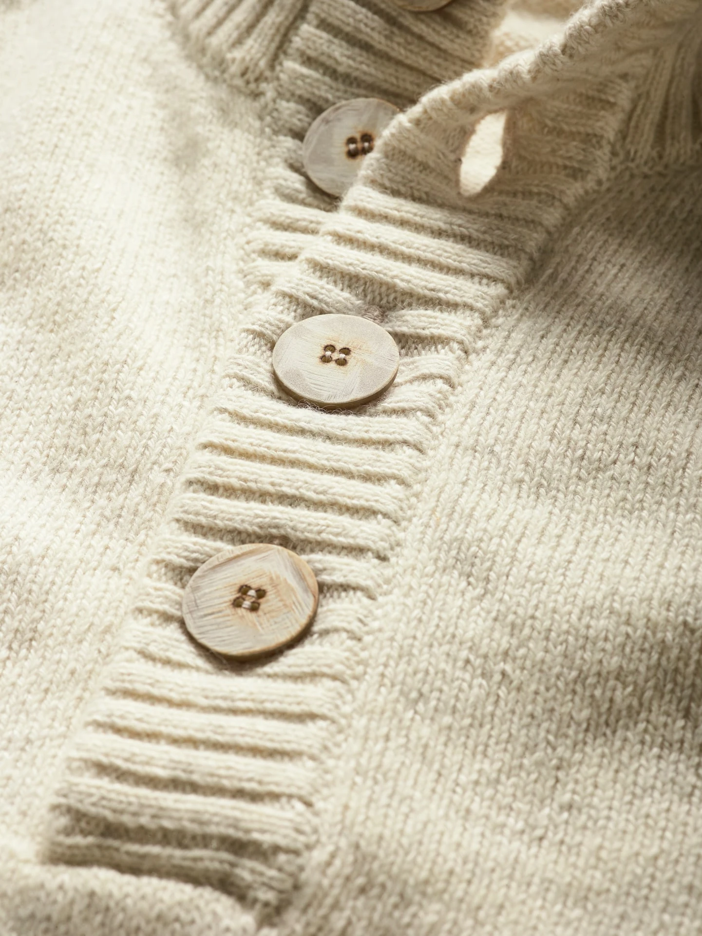 Recycled Cashmere-Troyer 9 Recycled Cashmere-Troyer – Bild 7