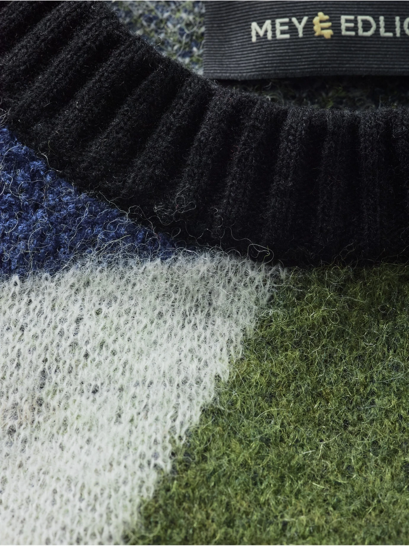 Unberechenbarer Pullover 10 Unberechenbarer Pullover – Bild 8