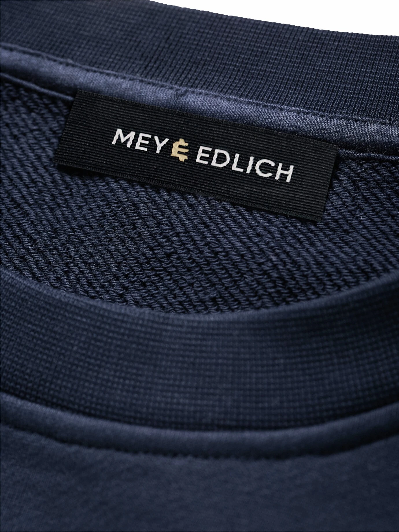 Masterpiece-Sweatshirt 8 Masterpiece-Sweatshirt – Bild 6