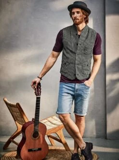 In-Aktion-Weste -Redbubble Geschaft EC24 6814 DF