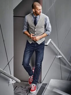 Pordenone-Weste -Redbubble Geschaft EC24 7960 DB 1